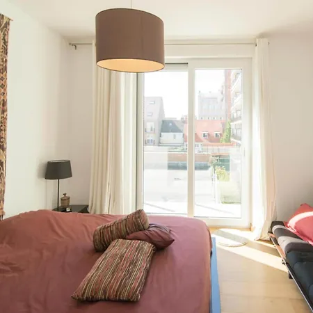 Cozy With Sunny Terrace Apartment *